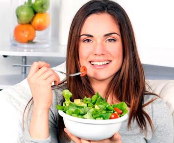 Nutrição Oncológica, prato bonito de salada.